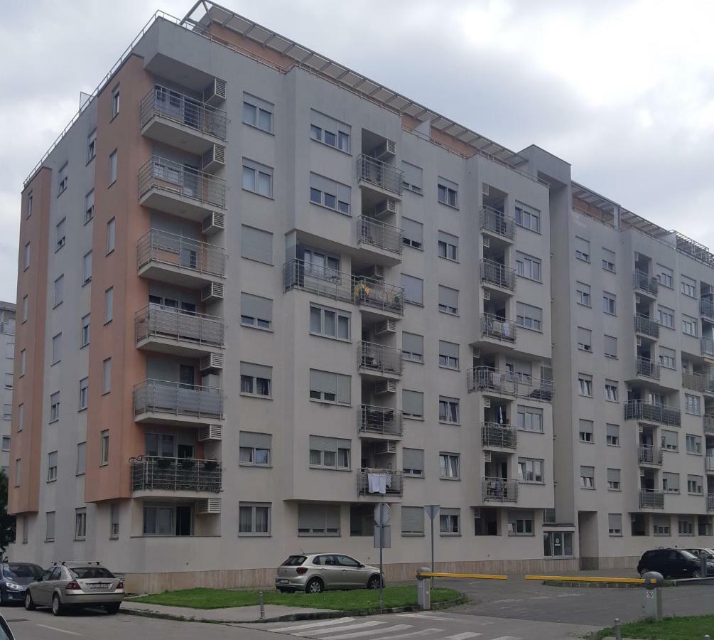 Apartment With Garage Lavici Zagreb Exteriör bild